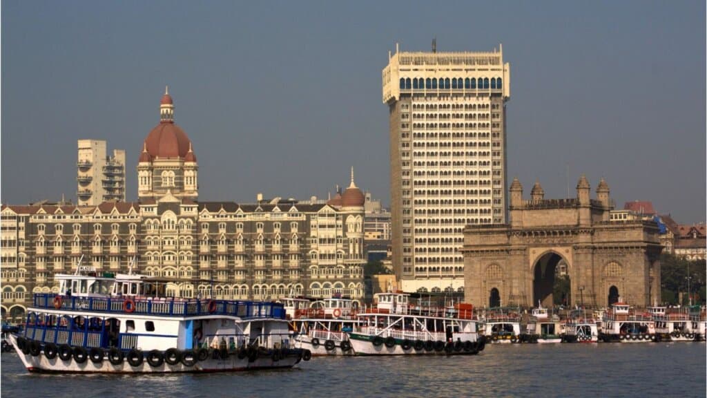 gateway of india, mumbai's best place to visit