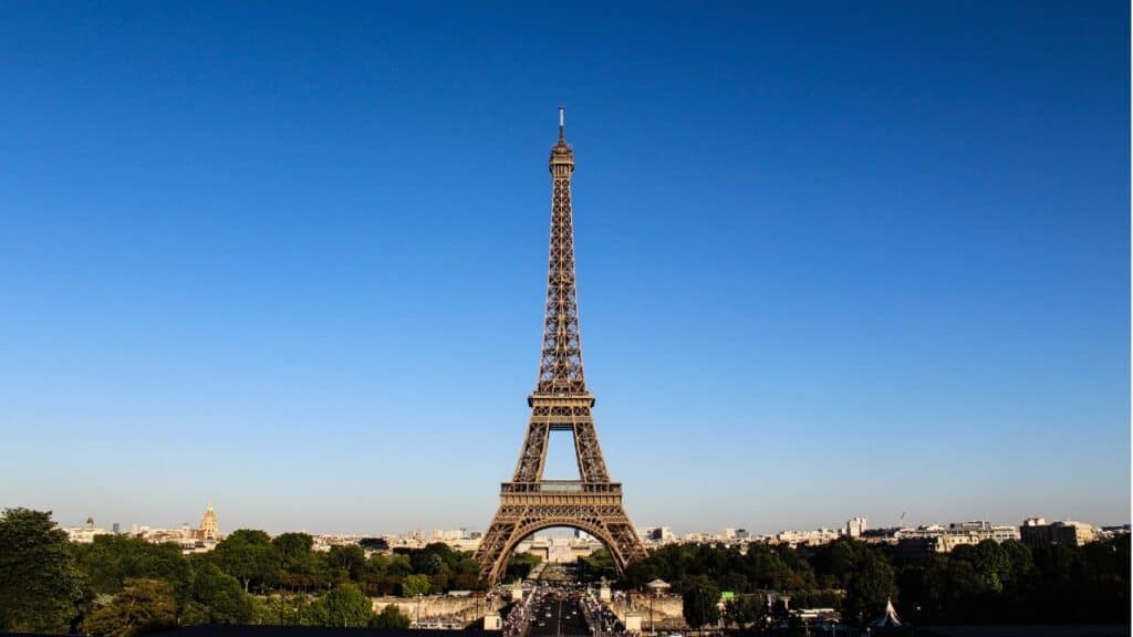 Eiffel tower: Paris in 5 days