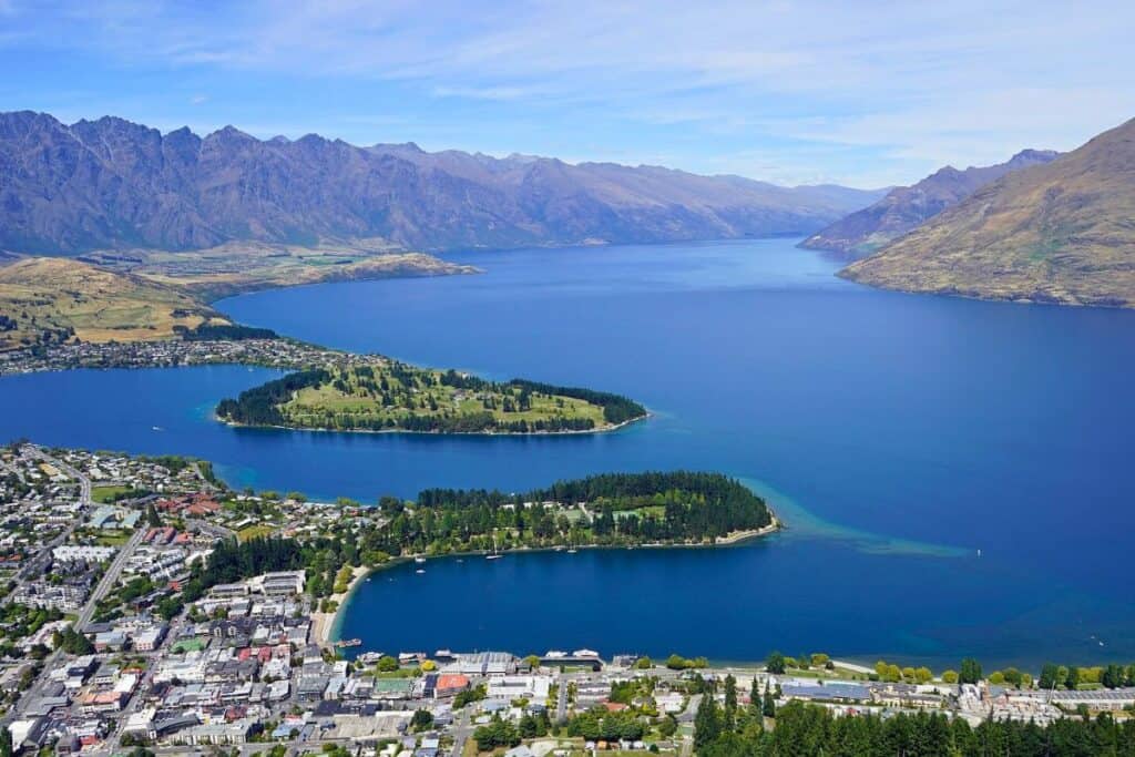 lake wakatipu - queenstown itinerary