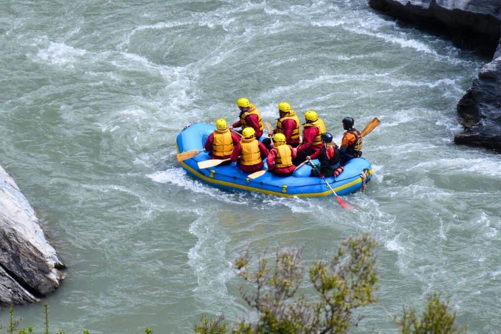 rafting in queenstown 